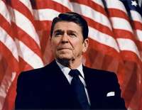 308px-President_Reagan_speaking_in_Minneapolis_1982-892829727