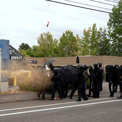 Portland clashes: Antifa, right-wing demonstrators clash, nearby gunshots ring out